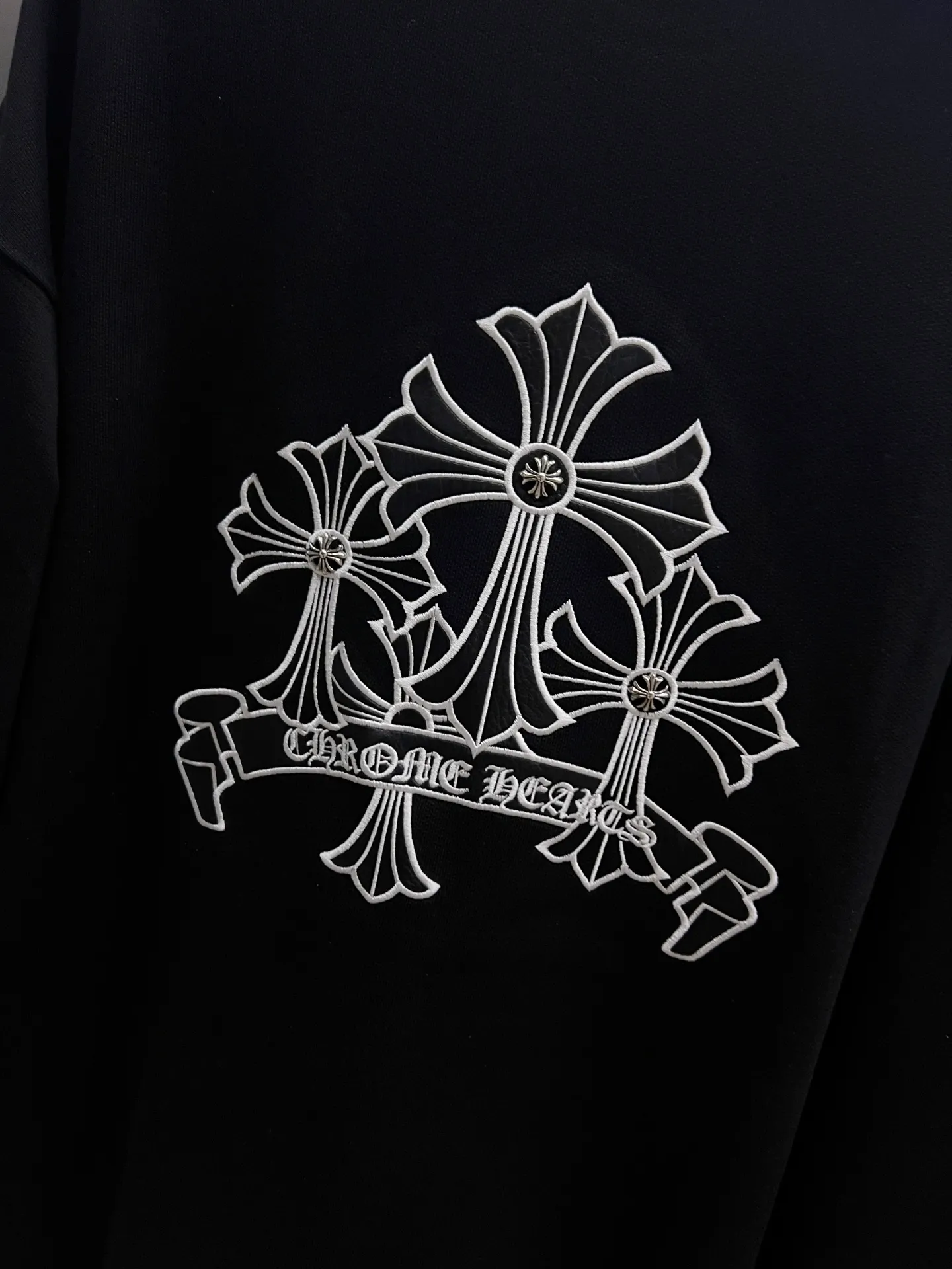 🅿️310 CH Cro 2025 Autumn and Winter New Customized 430g Double Yarn Fabric Round Neck Long Sleeve Sweater Chest Cross Pastel Embroidery Technology Classic Sanskrit Letters Embroidery Pastel + Hardware Design Technology High-end Version! The same loose version for men and women S M L XL XXL five sizes color black white